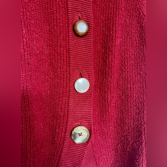 ANTHROPOLOGIE Burgundy sleeveless sweater with decorative buttons up the back. - Picture 4 of 5
